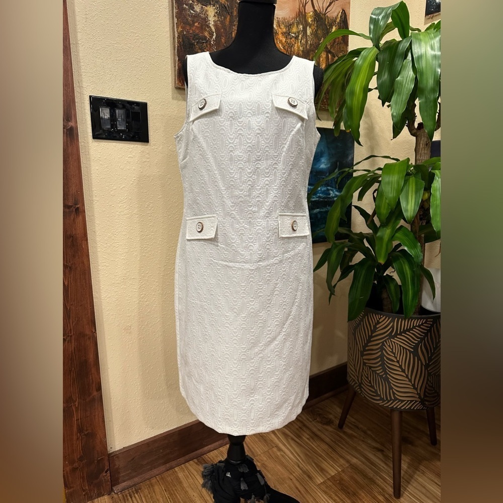 VTG Liz Claiborne White Textured Piqué Sheath Dress – Nautical Button Detail - Picture 3 of 11